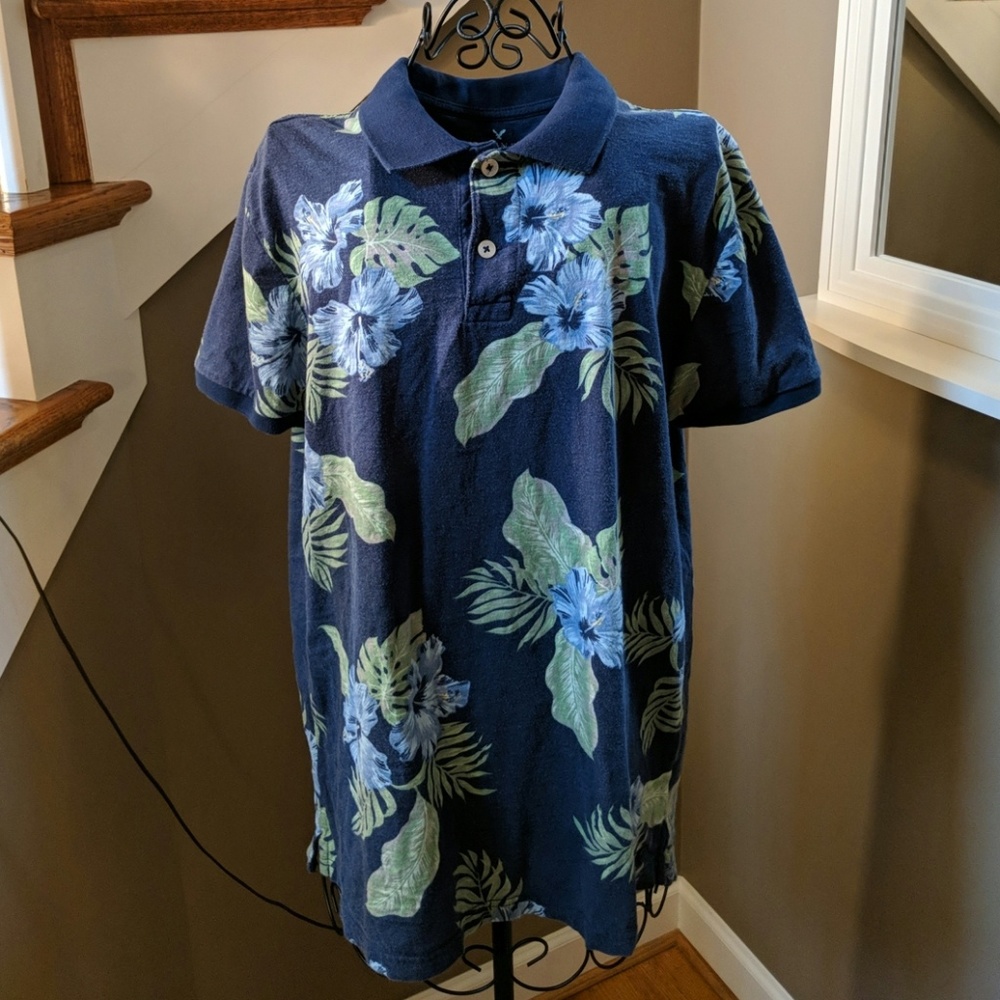 American Eagle Short Sleeve Navy Blue Tropical